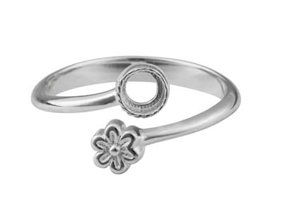 Sterling Silver Adjustable Ring    With Flower And 4mm Cup